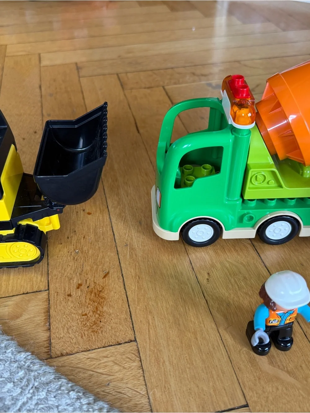 Lego Duplo Construction Site 10990 Truck Crane Cement Mixer Bulldozer